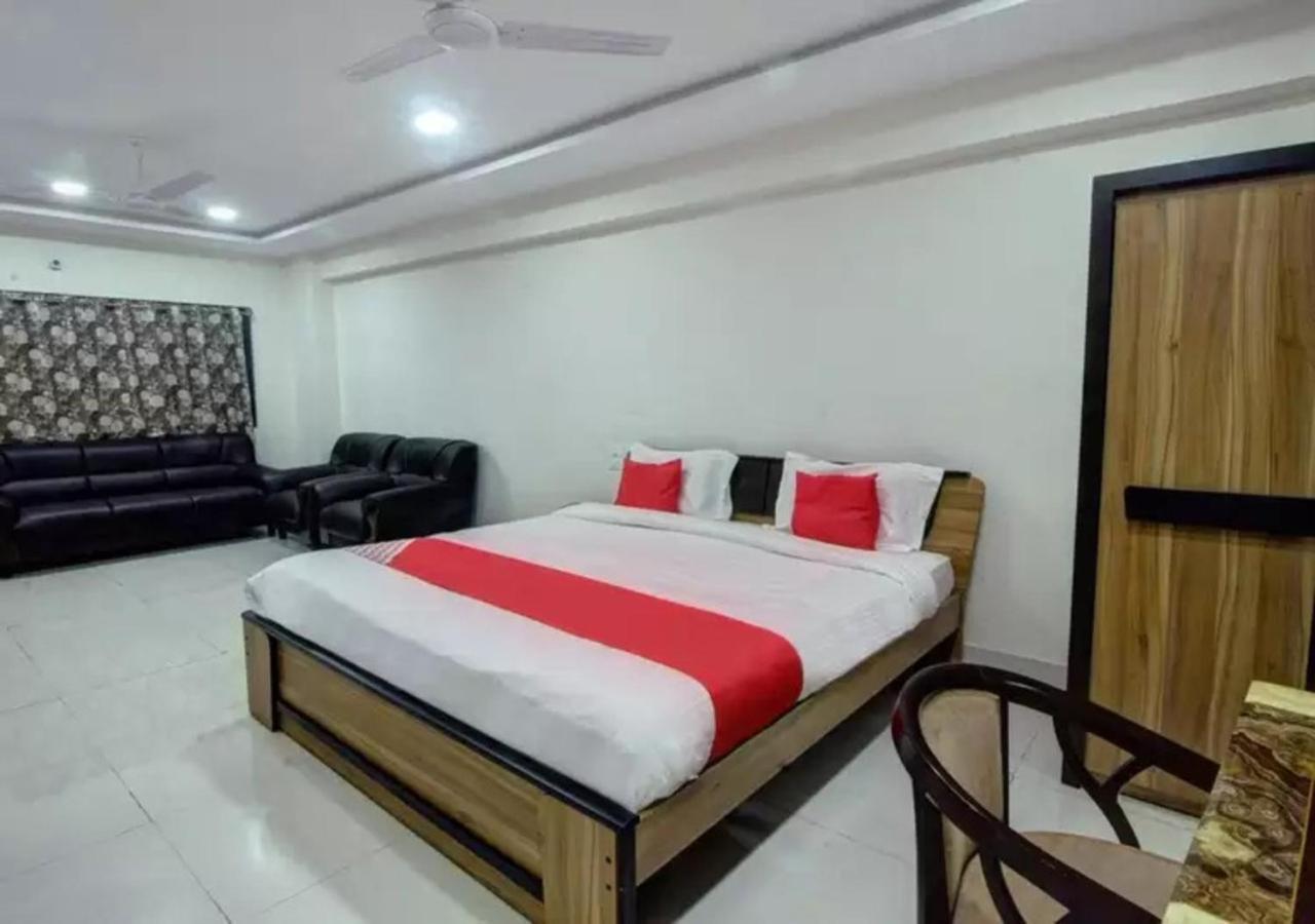 Hotel Santoshi Hometel Raichur Eksteriør billede