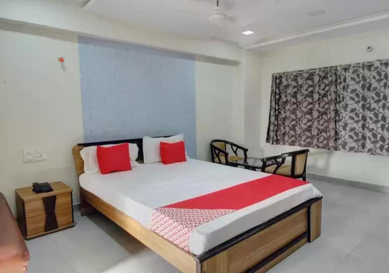 Hotel Santoshi Hometel Raichur Eksteriør billede