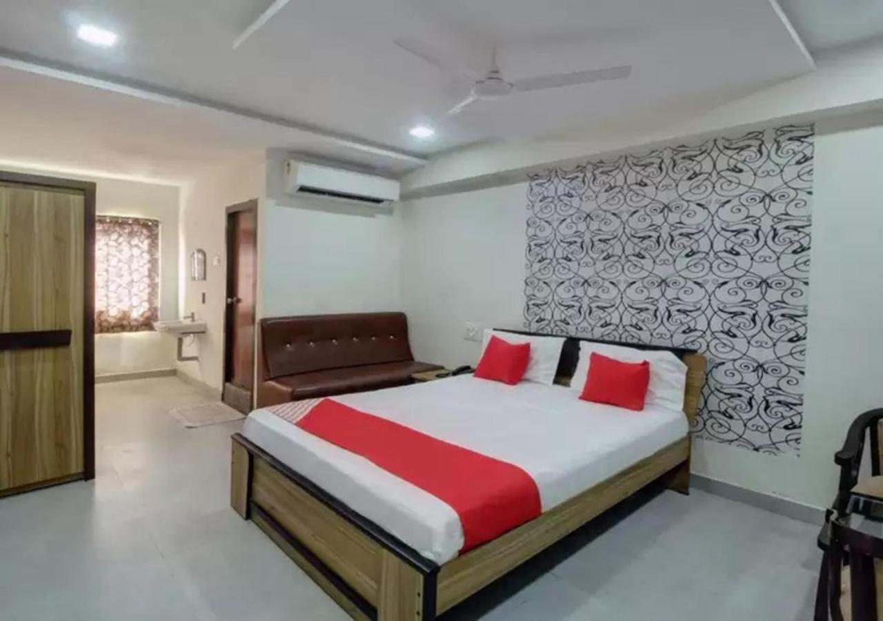 Hotel Santoshi Hometel Raichur Eksteriør billede