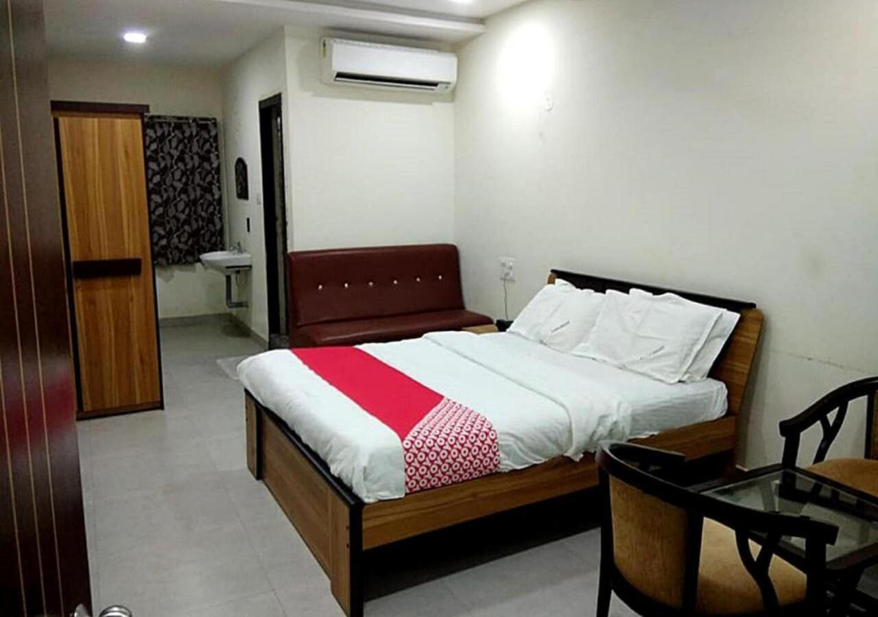 Hotel Santoshi Hometel Raichur Eksteriør billede