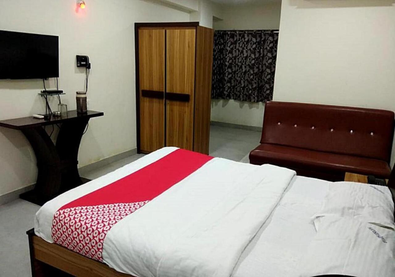 Hotel Santoshi Hometel Raichur Eksteriør billede
